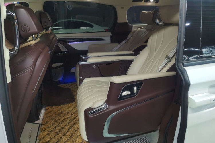 别克GL8 2022款 ES陆尊 653T 尊享型中控内饰7004