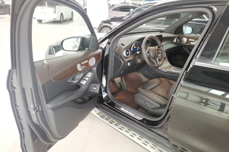 奔驰GLC 2021款 GLC 300 L 4MATIC 动感型中控内饰7003