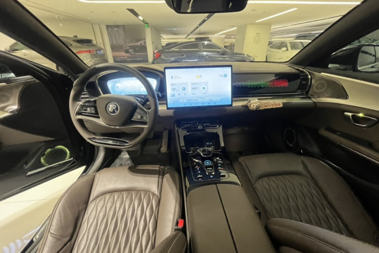 比亚迪 汉 2023款 DM-i 冠军版 121KM 尊贵型局部细节19