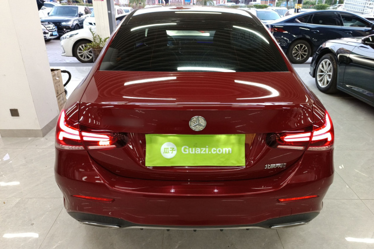 奔驰A级 2020款 A 200 L 运动轿车车身外观6