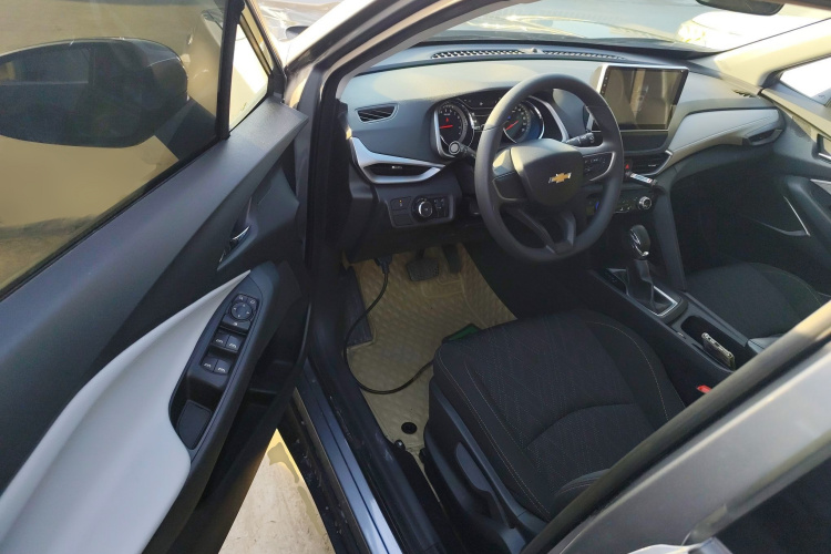 雪佛兰 沃兰多 2018款 530T 自动劲享版（5+2款） 国V中控内饰7003