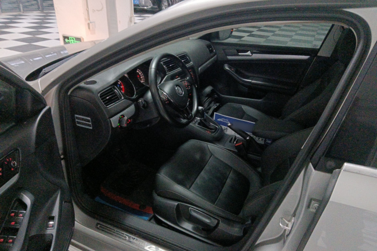 大众 速腾 2017款 1.6L 自动舒适型中控内饰19