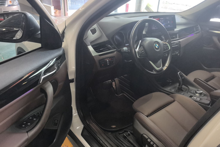 宝马X1 2020款 sDrive25Li 领先型中控内饰20