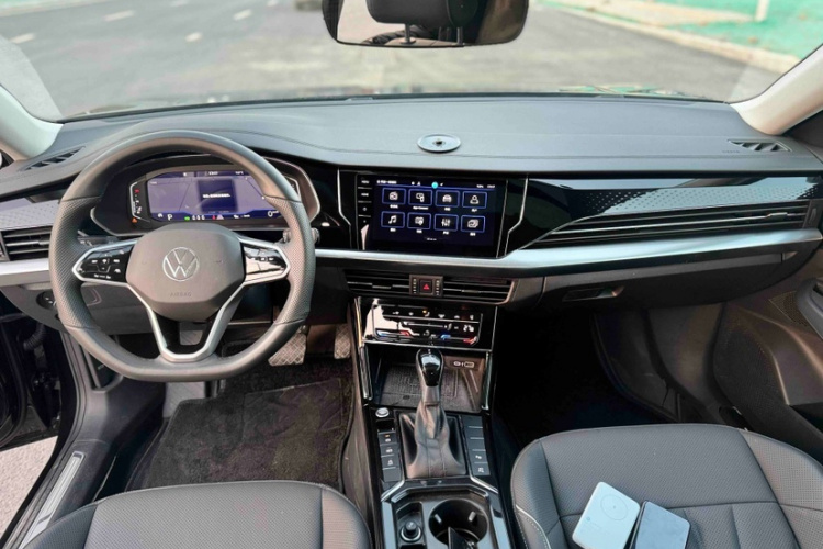 大众 帕萨特 2024款 380TSI 星空豪华版中控内饰7002