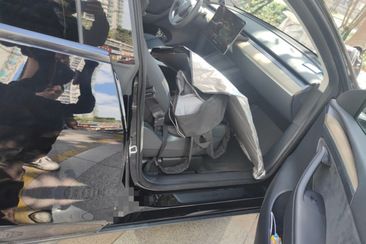 特斯拉 Model Y 2022款 后轮驱动版局部细节9005