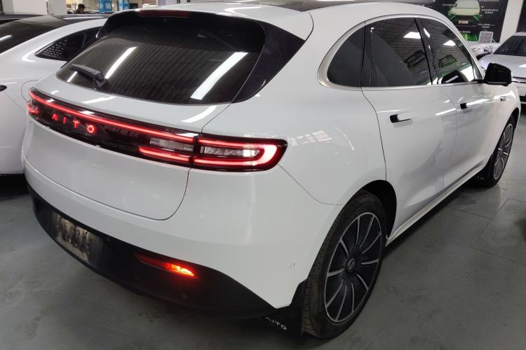 鸿蒙智行 问界M5 2023款 纯电后驱智驾版车身外观7