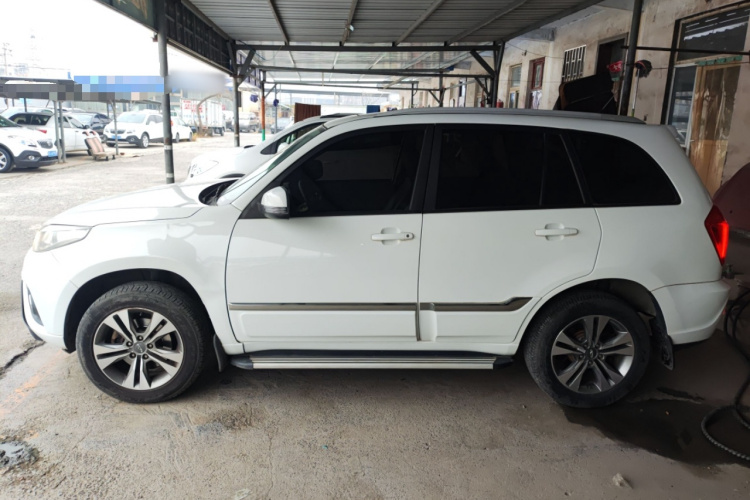 奇瑞 瑞虎3 2015款 1.6L CVT智尚纪念版车身外观4