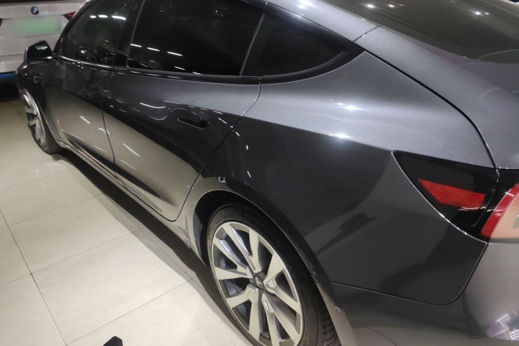 特斯拉 Model 3 2020款 标准续航后驱升级版车身外观4