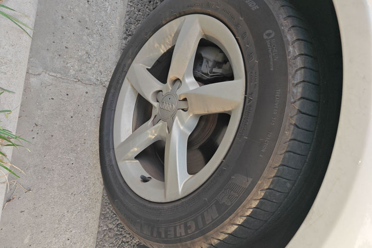 奥迪A4L 2015款 35 TFSI 自动标准型车身外观6007