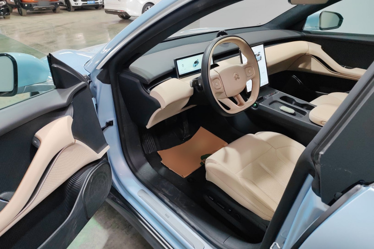 蔚来ET5 2024款 75kWh中控内饰7003