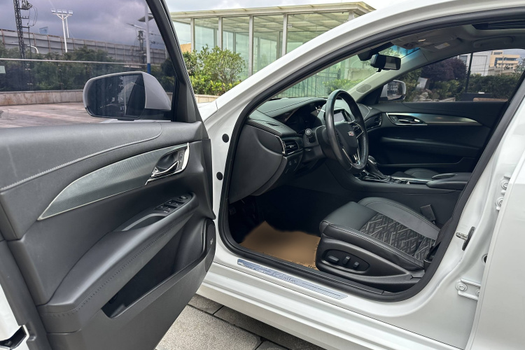 凯迪拉克ATS-L 2017款 28T 技术型中控内饰7012