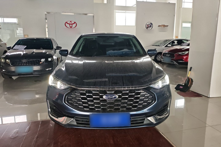 福特 福睿斯 2021款 1.5L 自动钻石版车身外观2