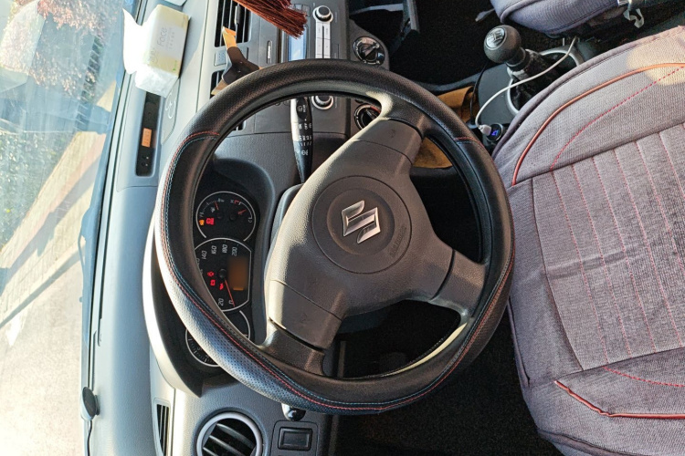铃木 雨燕 2014款 1.5L 手动时尚型中控内饰13