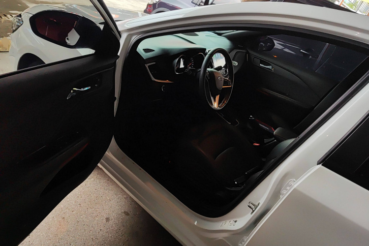 雪佛兰 科鲁泽 2020款 轻混 RS 330T 自动畅快版中控内饰7003