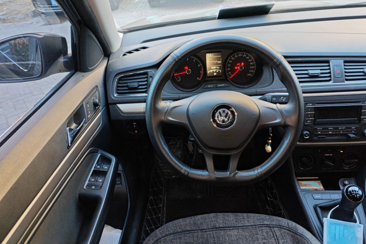 大众 朗逸 2017款 1.6L 手动风尚版中控内饰13