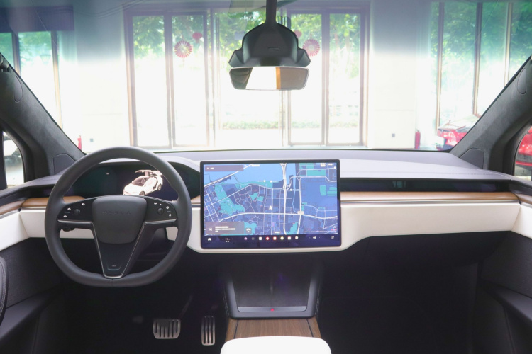 特斯拉 Model X 2023款 双电机全轮驱动版中控内饰7005