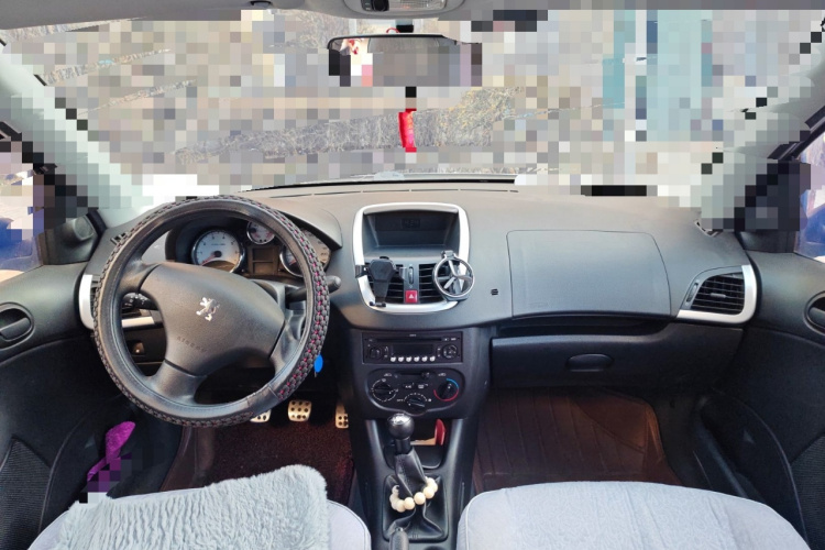 标致207 2013款 CROSS 1.4L 手动驭乐型中控内饰12