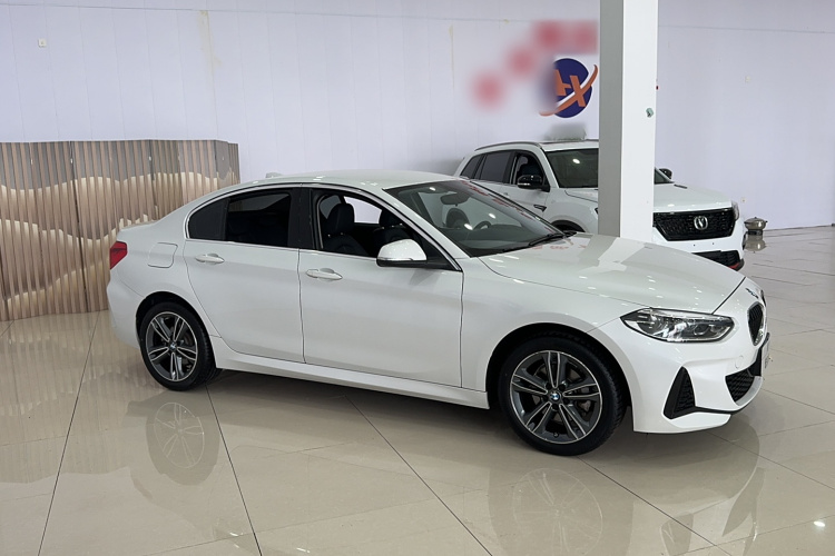 宝马1系 2021款 改款 120i M运动版车身外观6002