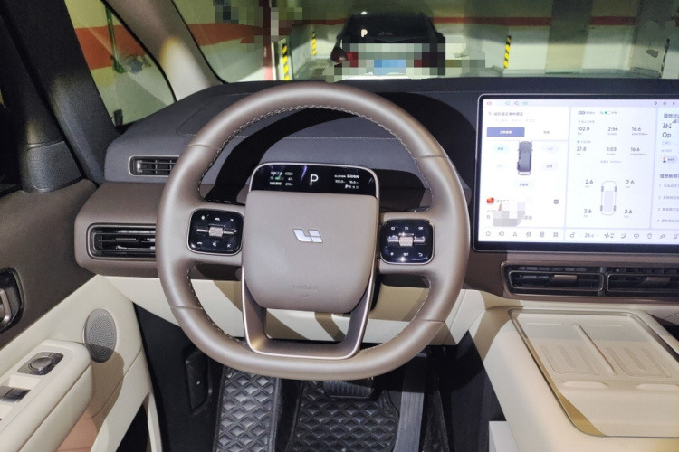理想汽车 理想MEGA 2024款 Ultra中控内饰13