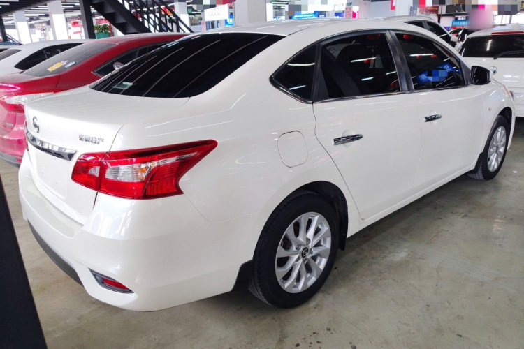 日产 轩逸 2022款 经典 1.6XL CVT豪华版车身外观7