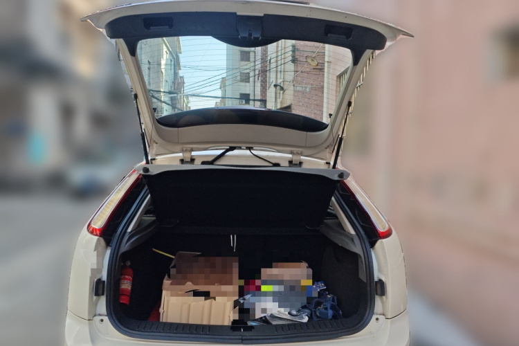 福特 福克斯 2013款 两厢经典 1.8L 自动基本型中控内饰23