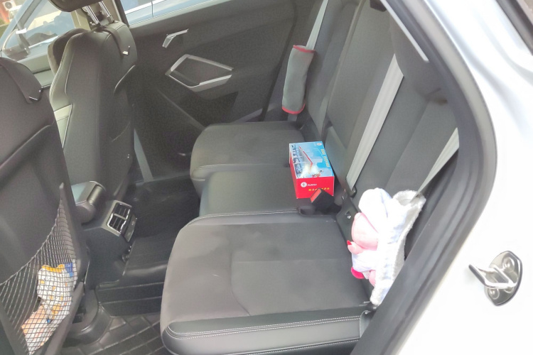 奥迪Q3 2022款 35 TFSI 进取动感型中控内饰21