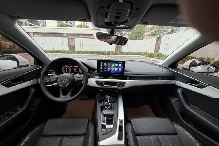 奥迪A4L 2022款 40 TFSI 时尚动感型中控内饰7001