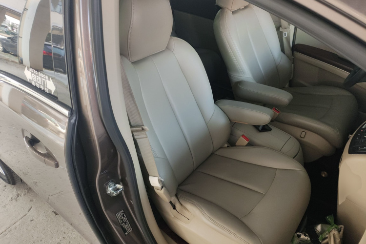 别克GL8 2017款 25S 舒适型 国V局部细节41