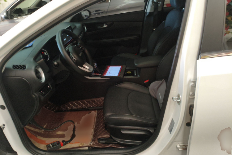 起亚K3 2021款 改款 1.5L CVT时尚版中控内饰19