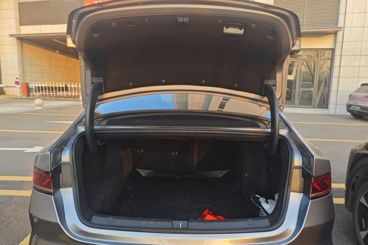 比亚迪 秦PLUS 2023款 冠军版 DM-i 120KM卓越型局部细节23