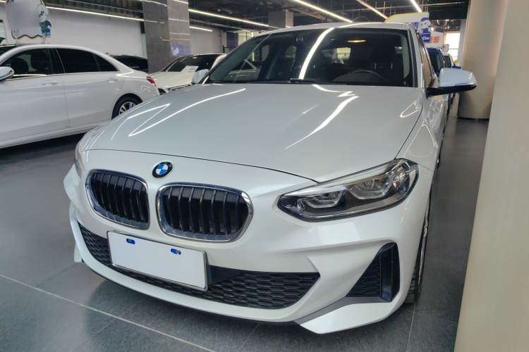 宝马1系 2020款 120i M运动套装车身外观1