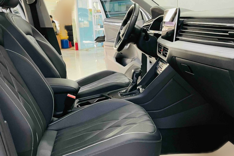 大众 途观L 2023款 改款 330TSI 自动两驱R-Line越享版中控内饰7003