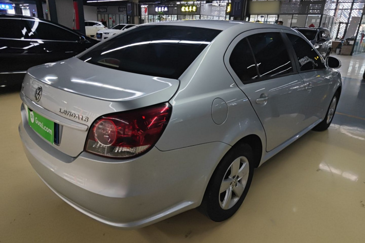 大众 朗逸 2013款 经典 1.6L 手动风尚版车身外观6005