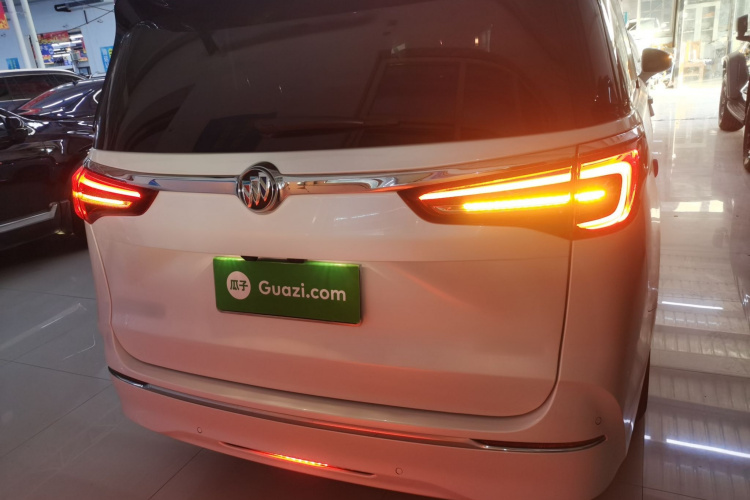 别克GL8 2023款 ES陆尊 尊享型车身外观6