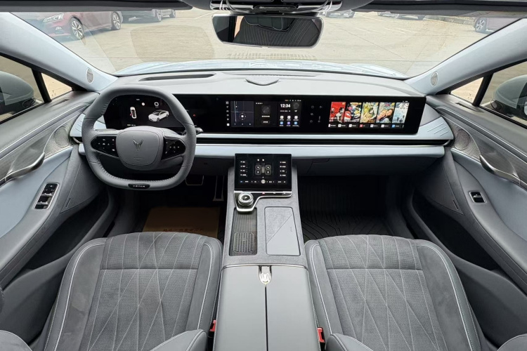 岚图汽车 岚图追光 2023款 四驱标准版中控内饰7004