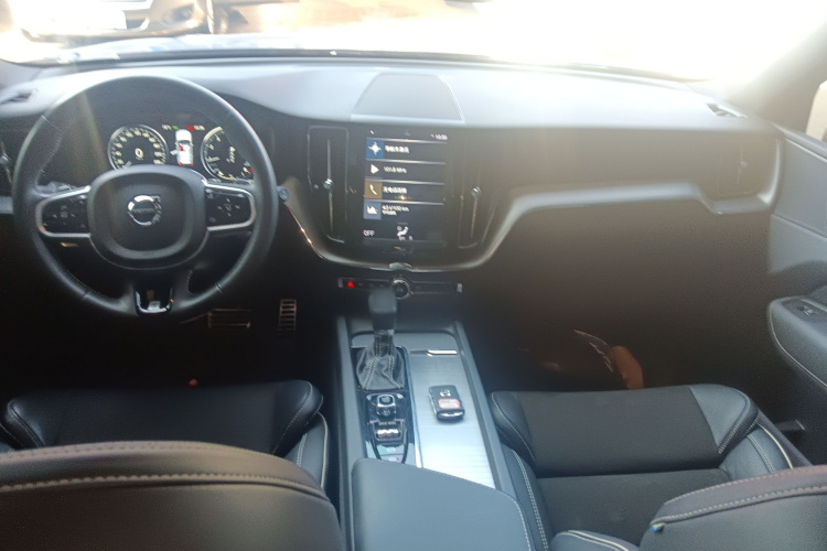 沃尔沃XC60 2018款 T5 四驱智远运动版中控内饰12
