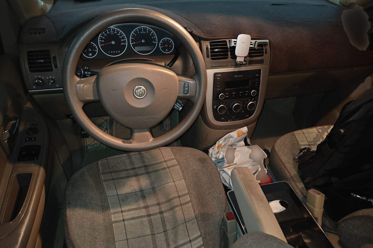 别克GL8 2014款 2.4L 经典版中控内饰7002