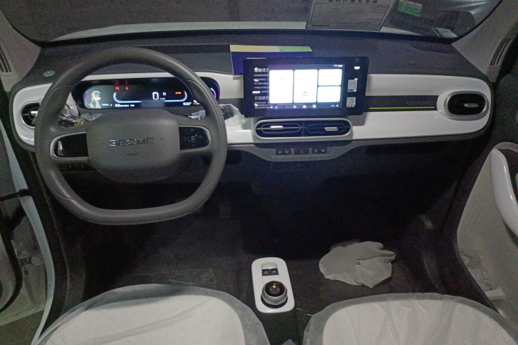 吉利银河 熊猫 2025款 210km 元气熊中控内饰12