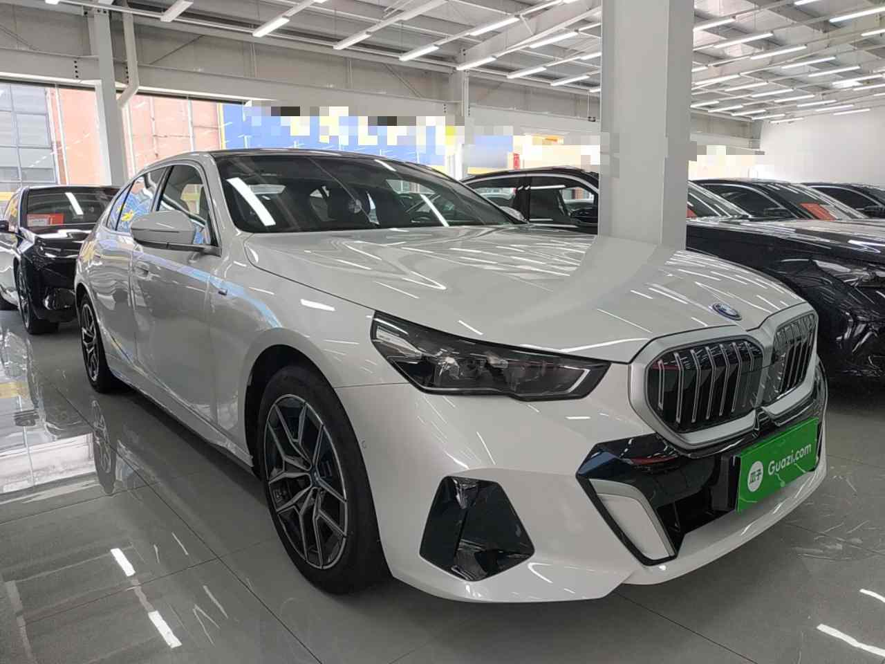 宝马i5 2025款 eDrive 40L M运动套装(5)