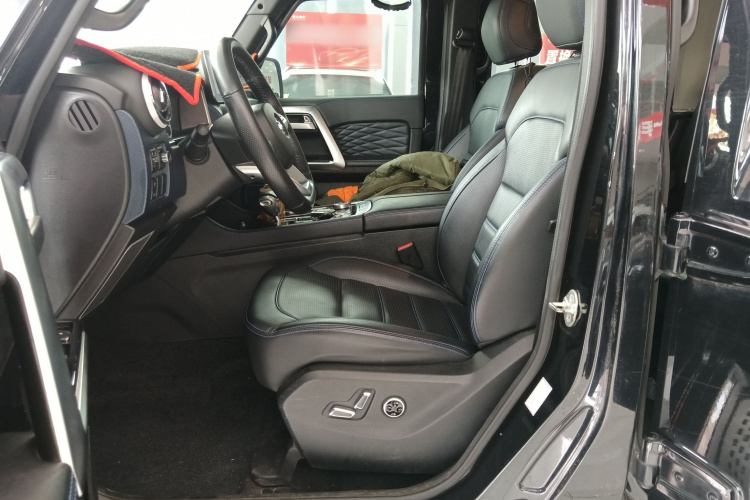 北京越野 北京BJ40 2019款 PLUS 2.3T 自动四驱尊享版 国VI中控内饰19