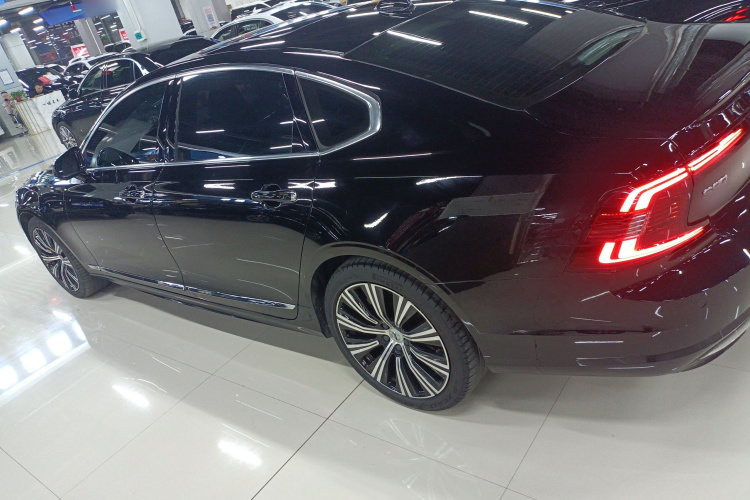 沃尔沃S90 2022款 B5 智远豪华版车身外观4