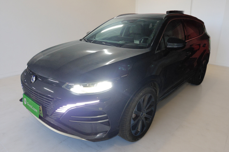 腾势N8 2023款 四驱超混旗舰六座版车身外观1