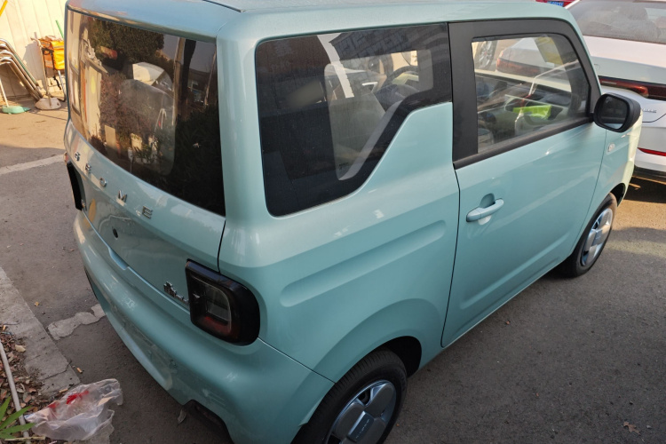 吉利银河 2024款 熊猫mini 200km 耐力熊车身外观7