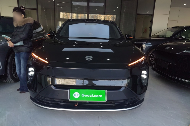 蔚来ES8 2023款 75kWh车身外观2