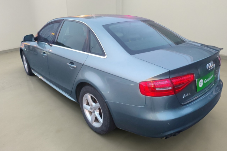 奥迪A4L 2013款 35 TFSI 自动标准型车身外观5