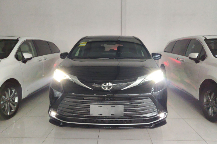 丰田 赛那SIENNA 2026款 2.5L 双擎四驱豪华版车身外观2