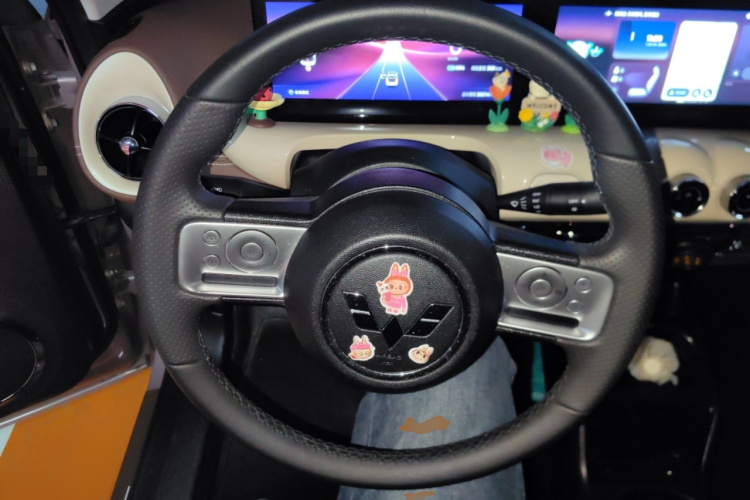 五菱汽车 五菱缤果 2023款 333km 灵犀互联款中控内饰13