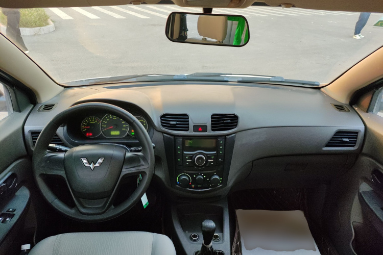 五菱汽车 五菱宏光 2020款 1.2L S基本型国VI LSI中控内饰12