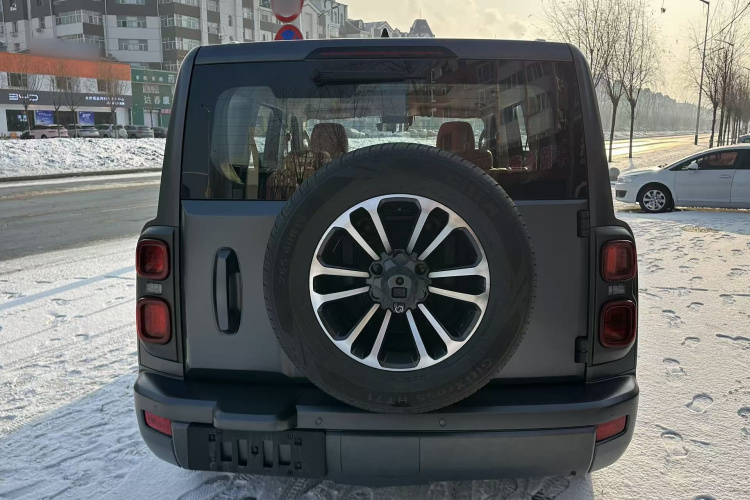 哈弗H9 2024款 2.4T 柴油四驱拓境版车身外观6004