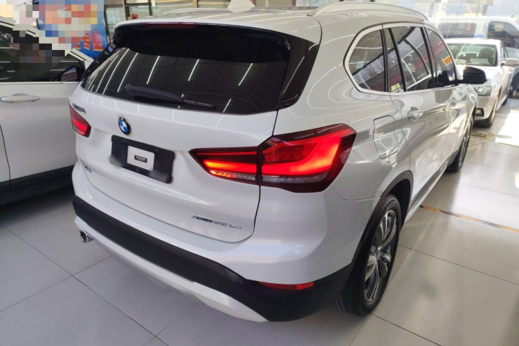 宝马X1新能源 2021款 xDrive30Le 尊享型车身外观7